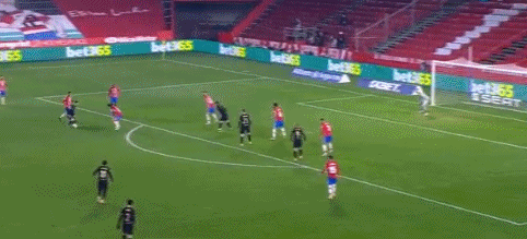 詹姆斯谈隔扣：确实是个起势的机会，但随后我们出现两次失误