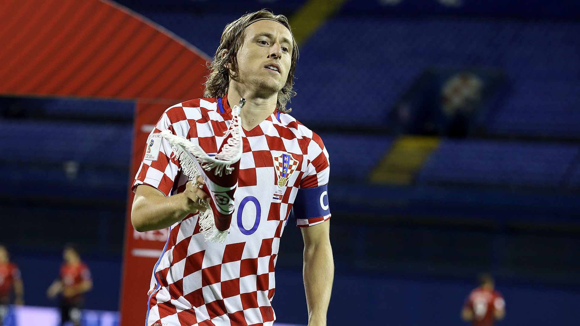 喜讯！宿茂臻将在12月9日拍板决定大牌名帅二进宫来鲁能执教，王大雷带头欢迎他入队